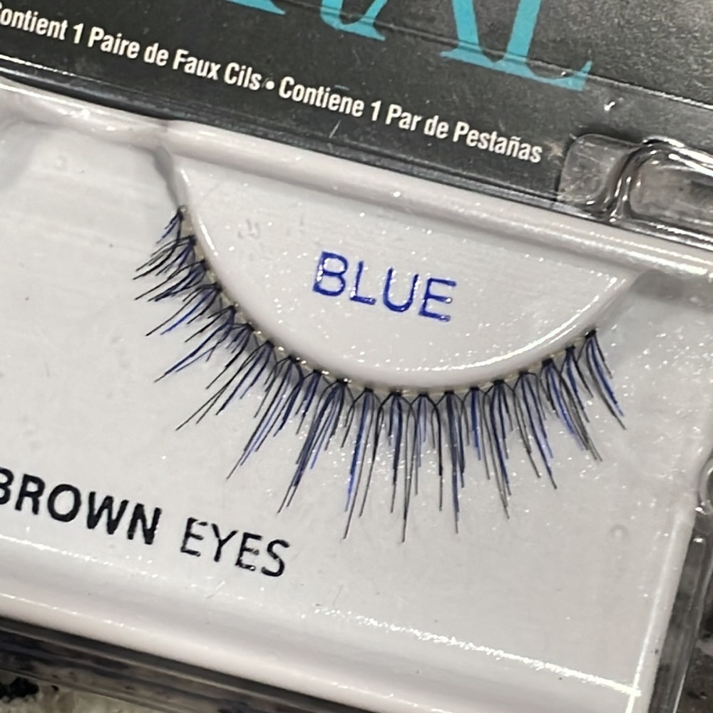Ardell Natural Lashes Blue 110 - Picture 3 of 4